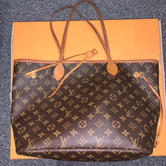 Louis Vuitton Handbags - Louis Vuitton Neverfull MM